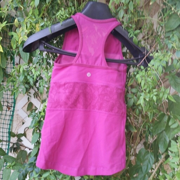 Lululemon top - Picture 2 of 3